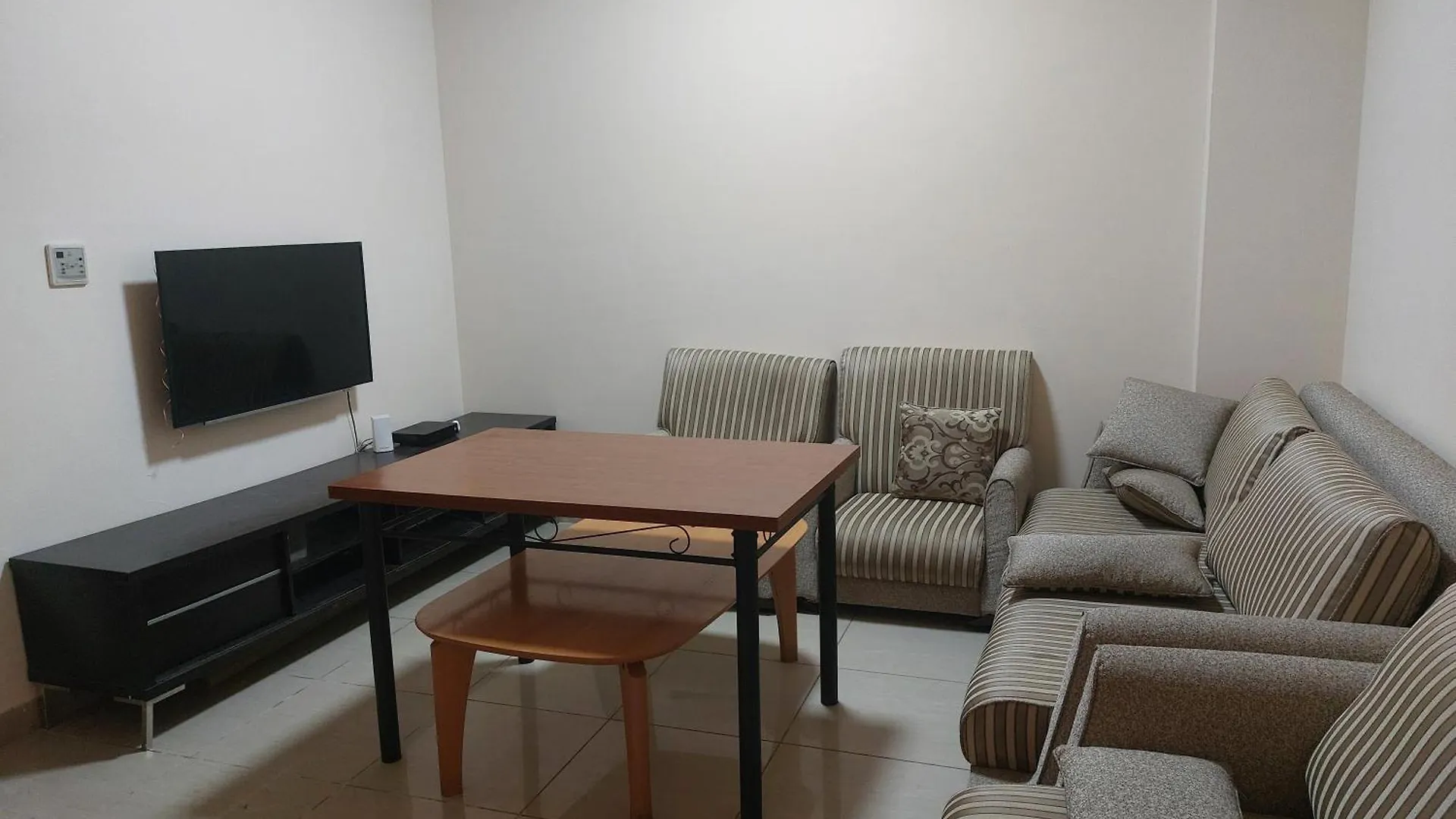 Cozy 2 Bedroom Family Apartment Dubai Sharjah Border By Mauon Com contacts