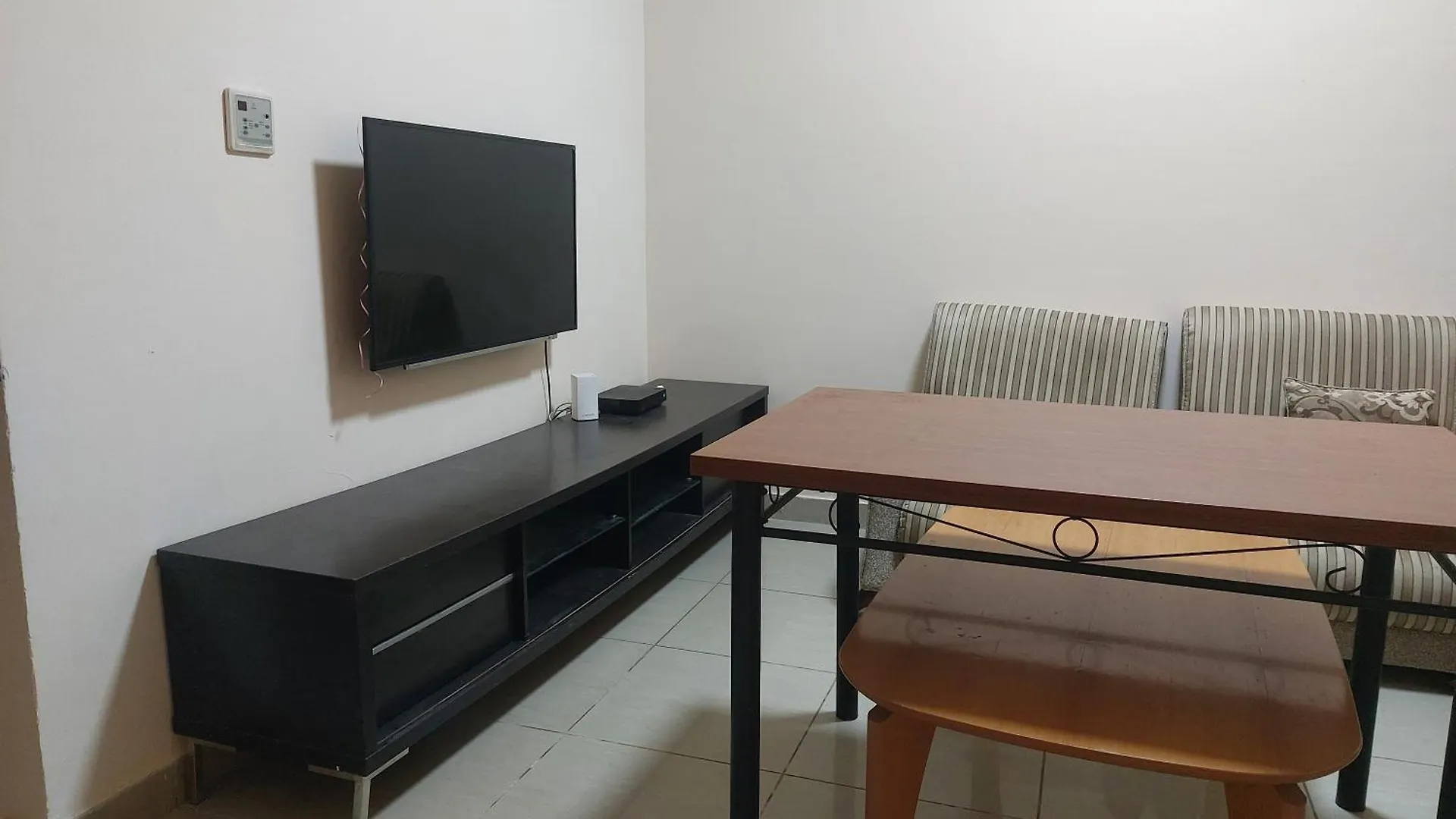 Cozy 2 Bedroom Family Apartment Dubai Sharjah Border By Mauon Com איחוד האמירויות הערביות